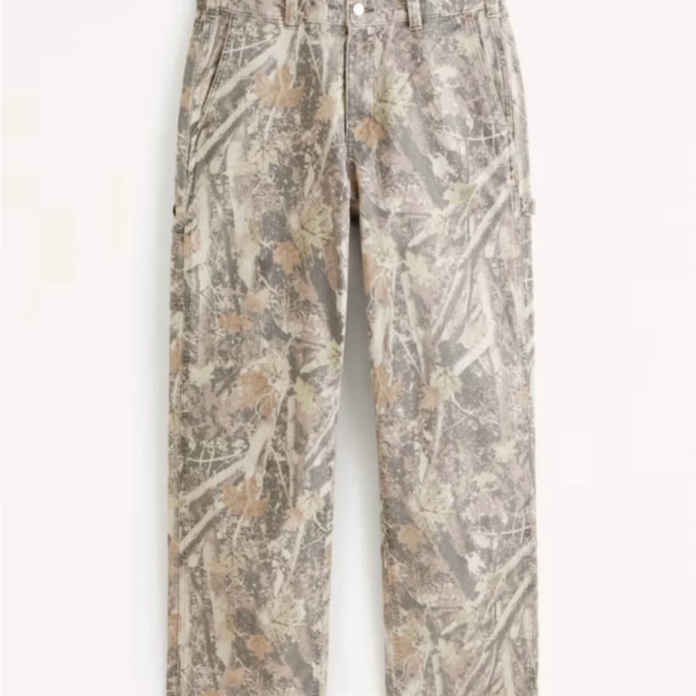 Abercrombie & Fitch Camo Pants. UNISEX